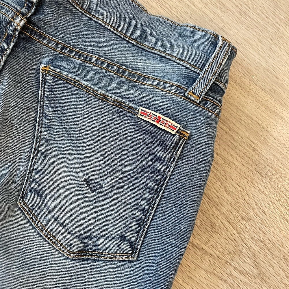 HUDSON Distressed Blue Ripped Skinny Jeans. Size 26W/28L - Picture 4 of 11